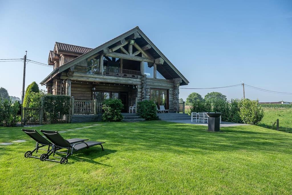 Cozy 4-Bedroom Chalet With Outdoor Spa In Zottegem מראה חיצוני תמונה